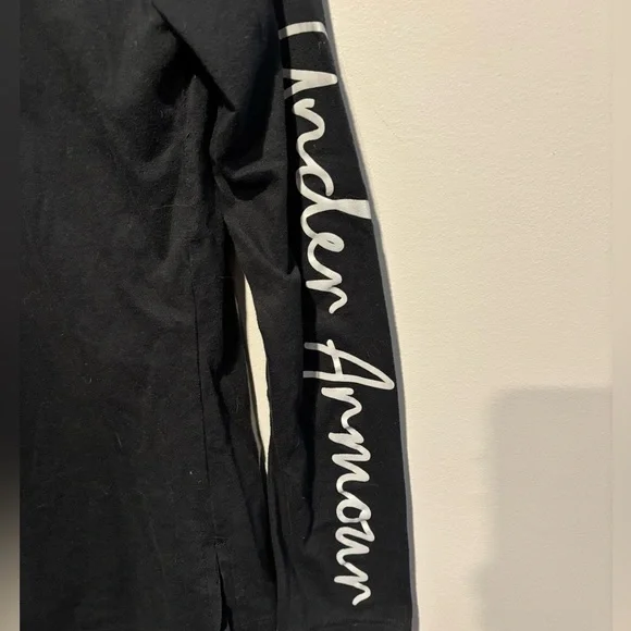 💕3/$25💕 Under Armour Long Sleeve - Picture 4 of 5